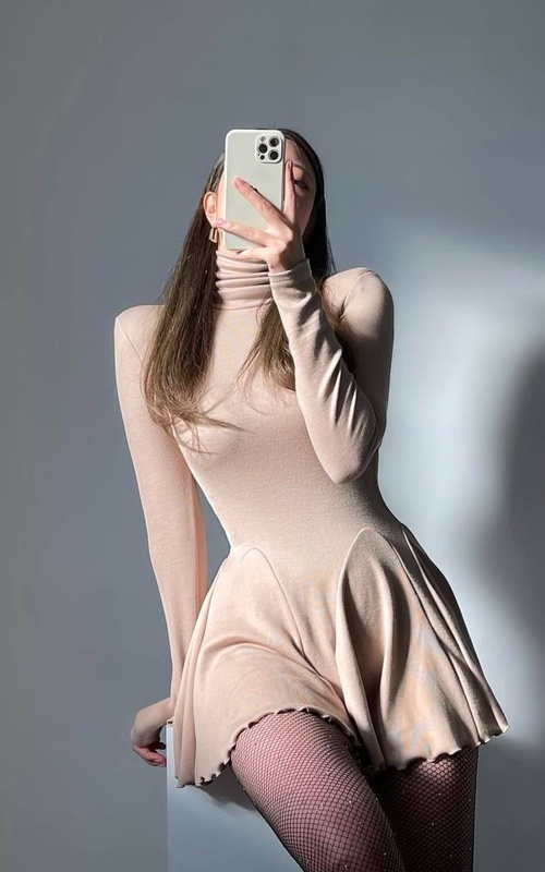 Elvira Esencia La Compagna Perfetta per le Tue Notte Magiche